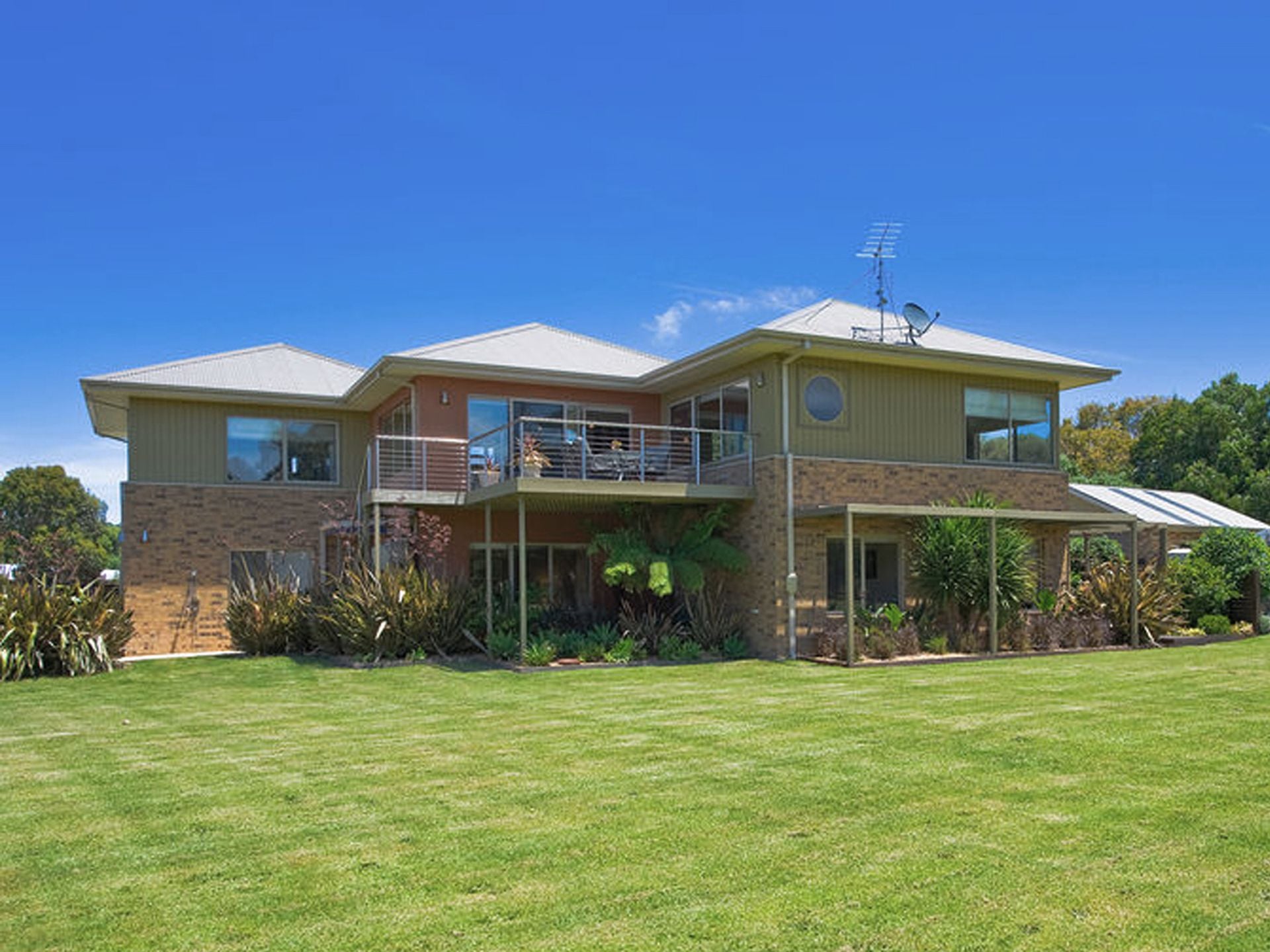 12 Ocean Park Drive, Marengo - Thumbnail 2