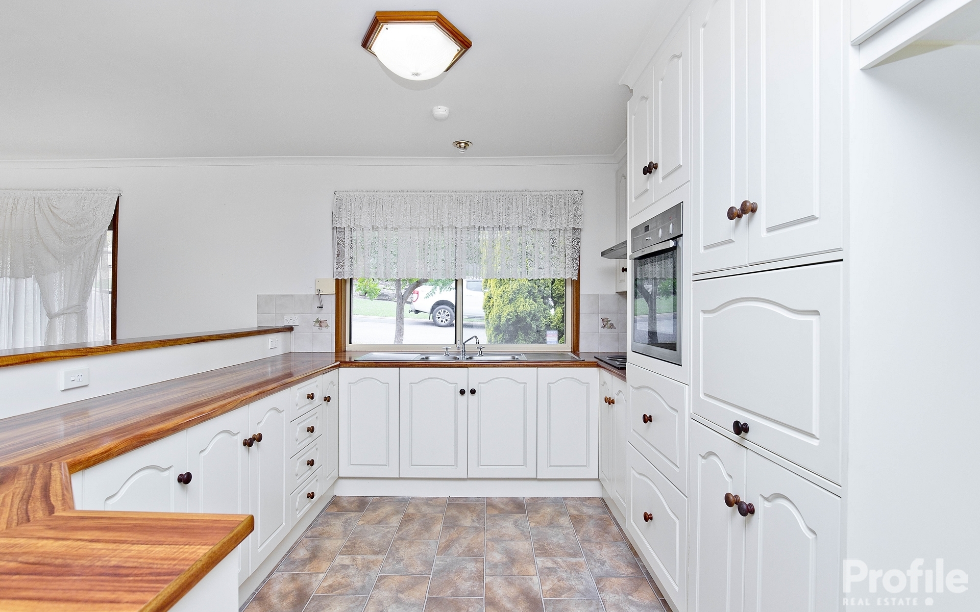 27 Pinewood Court, Golden Grove, Golden Grove - Thumbnail 6