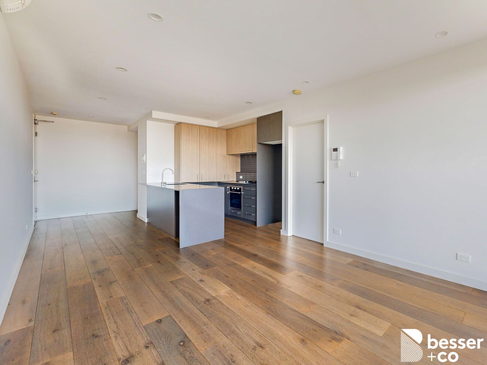 506/99 Donald Street, Footscray - Thumbnail 2