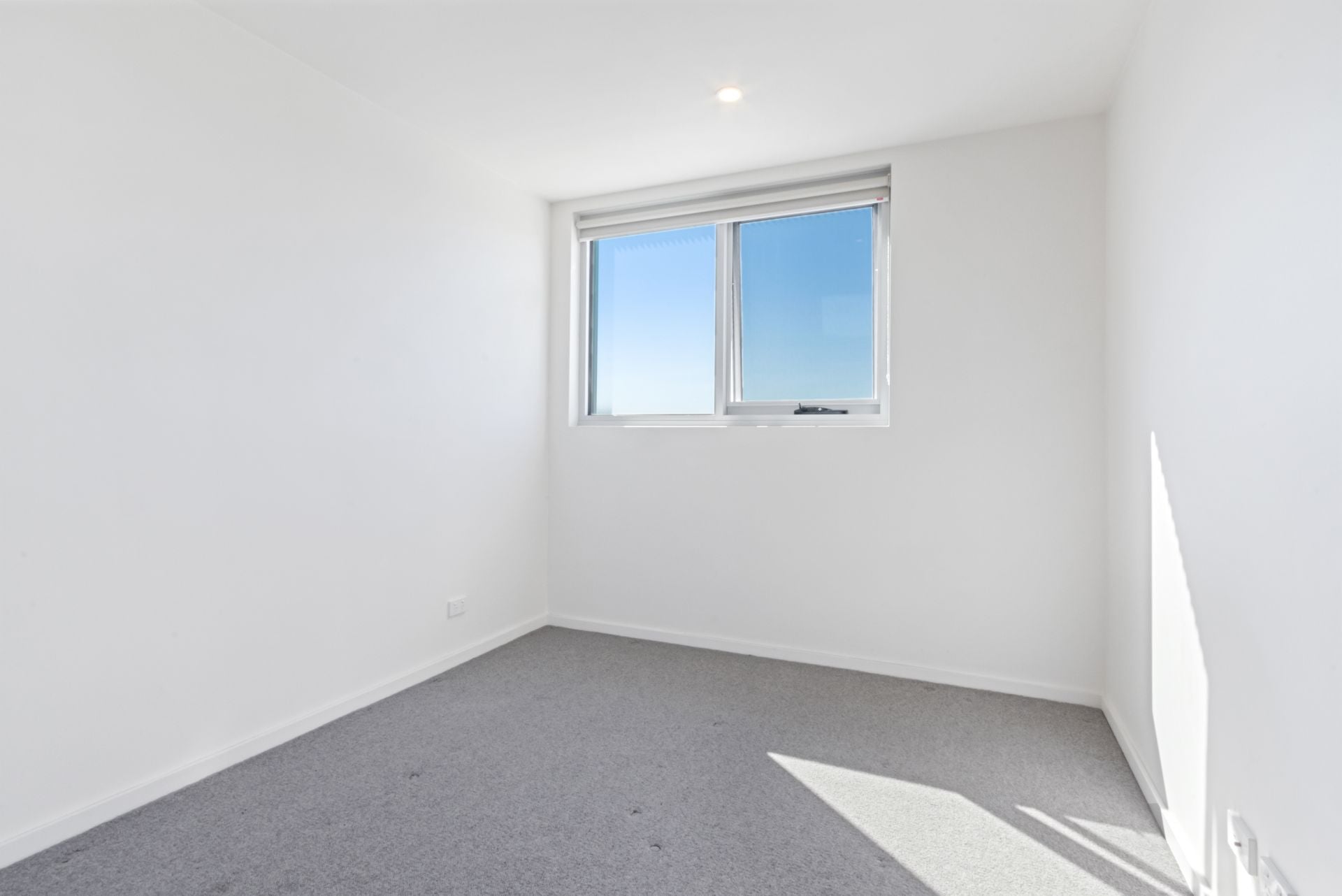 Bright and Spacious 2-Bedroom Apartment in Prime Location