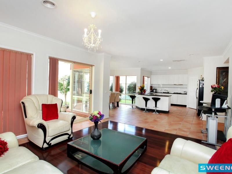 19 Victoria Way, Caroline Springs - Thumbnail 7