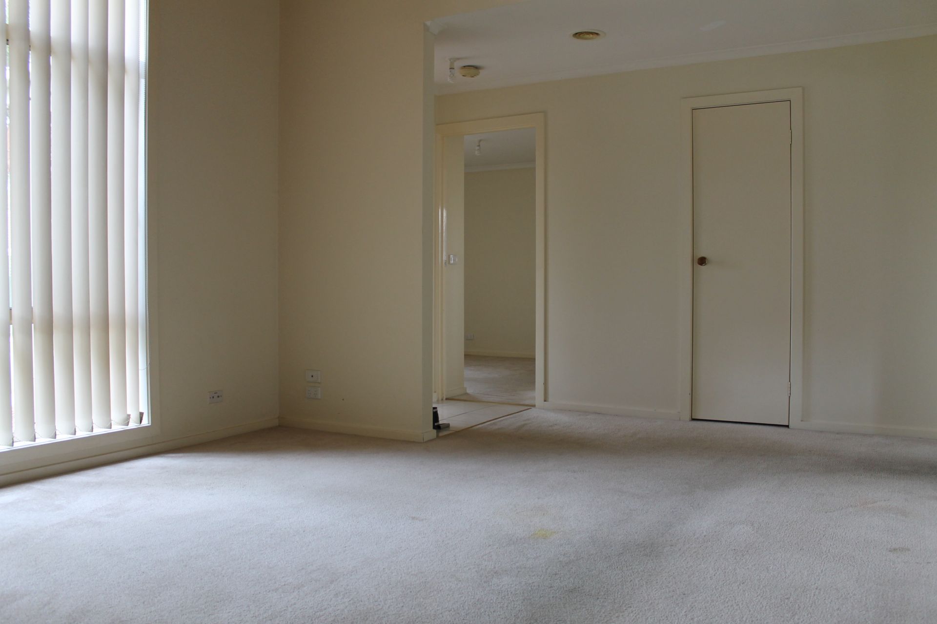PERFECT LOCATION AT A GREAT PRICE!!!!