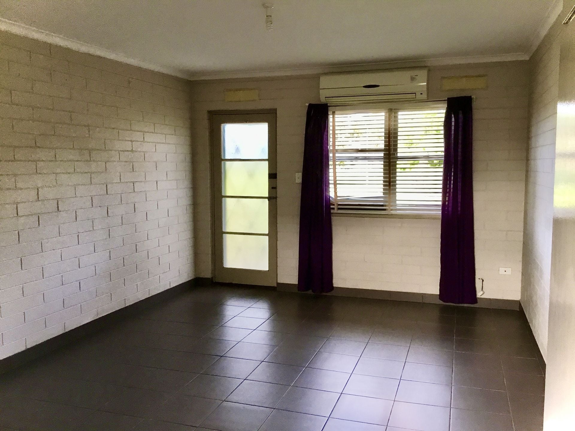 Conveniently Located Studio Apartment.