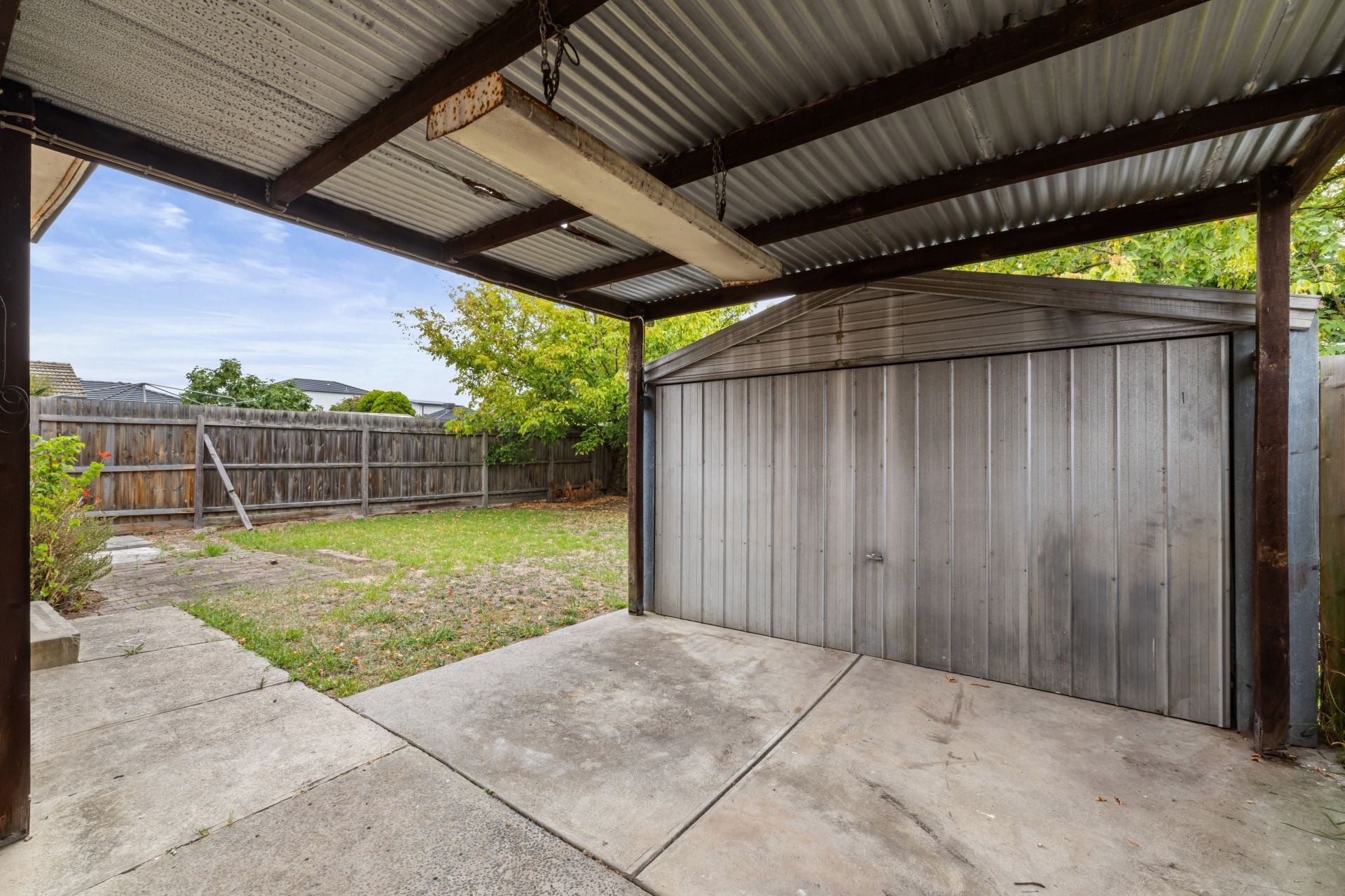 CHARMING HOME IN THE HEART OF RESERVOIR