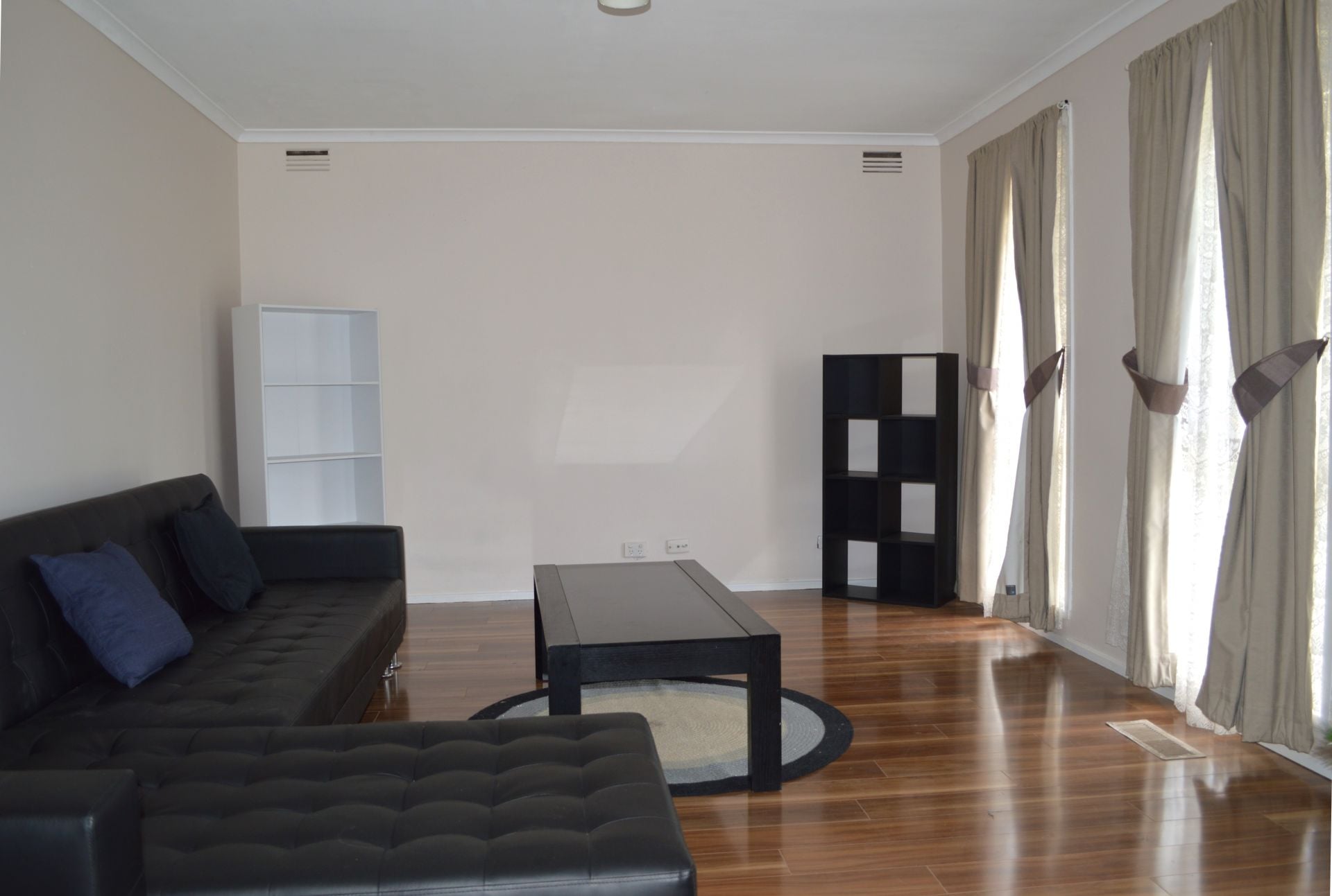 PERFECT LOCATION   *Insp Tue 18th Apr @ 4:15pm*