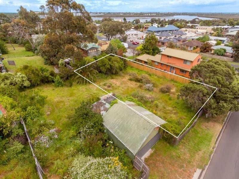 4 Blackwell Street OCEAN GROVE VIC, Ocean Grove - Thumbnail 2