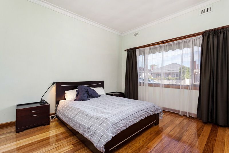 17 Barton Street, West Footscray - Thumbnail 6