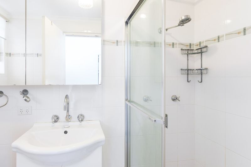 Spacious Sun Drenched Apartment