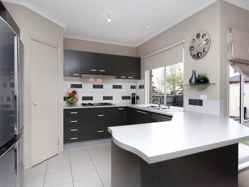6 Hele Close, Caroline Springs - Thumbnail 3
