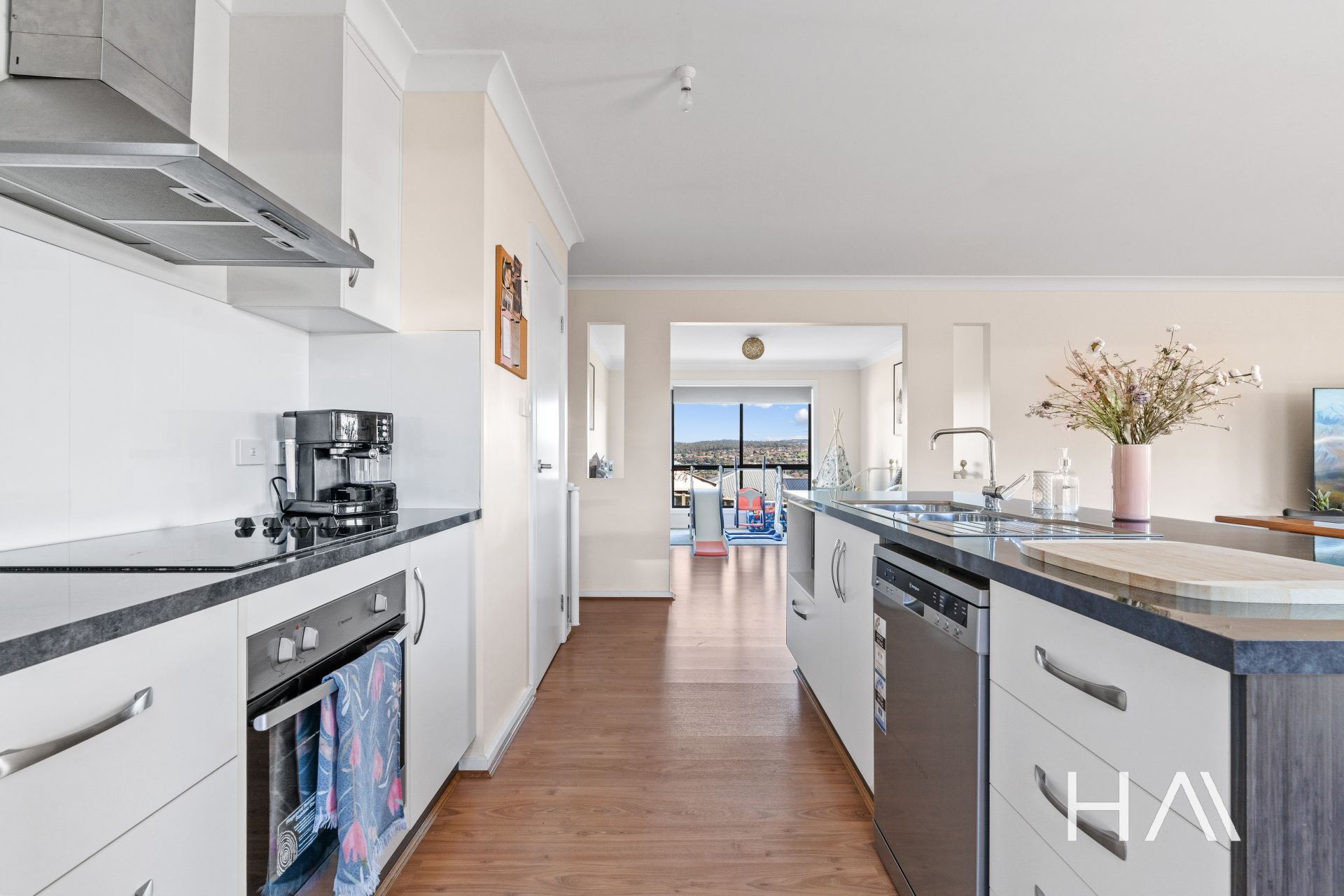 9 Mestre Court St Leonards, St Leonards - Thumbnail 5