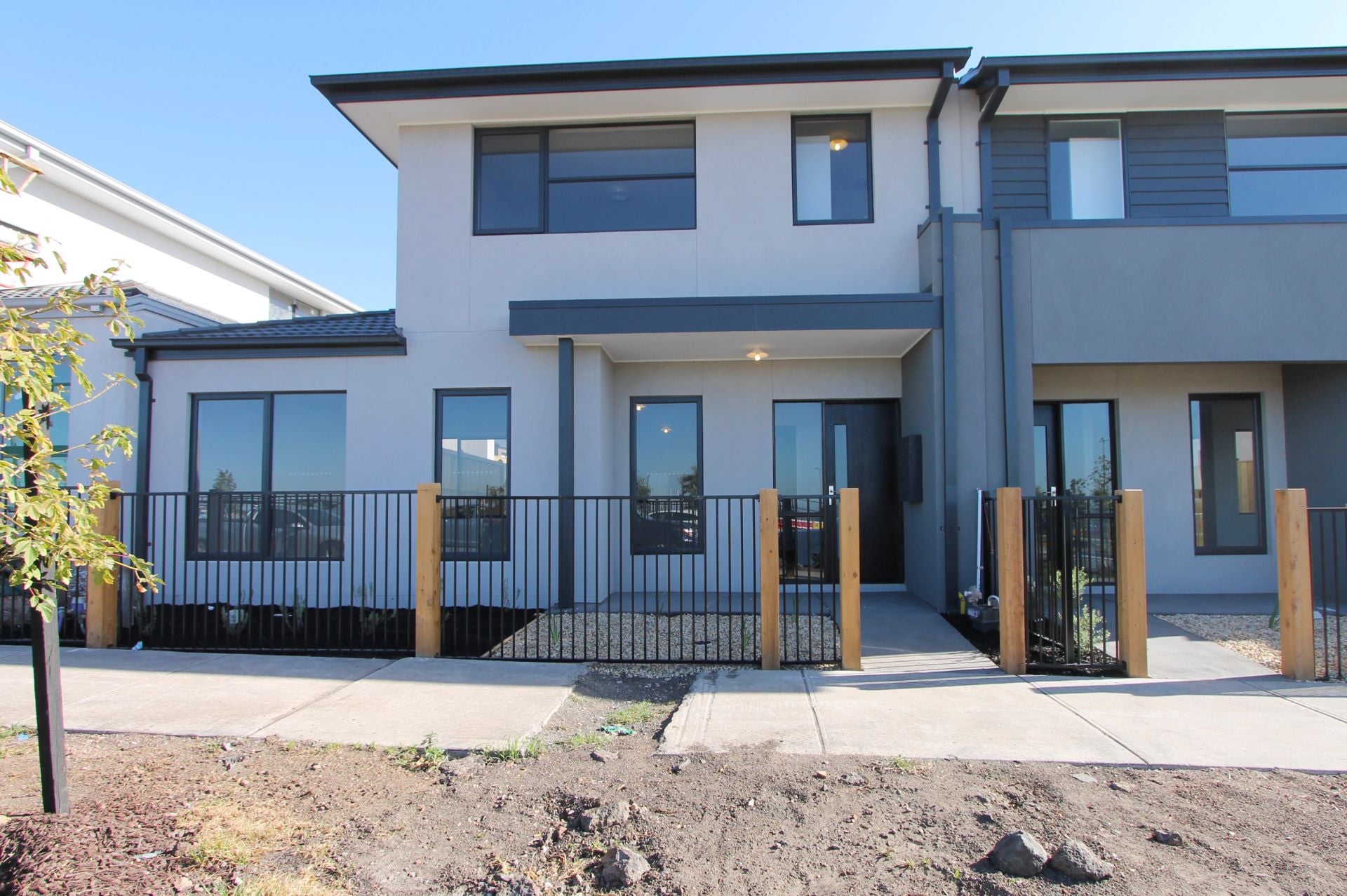 AS NEW 4 BEDROOM TOWNHOUSE!