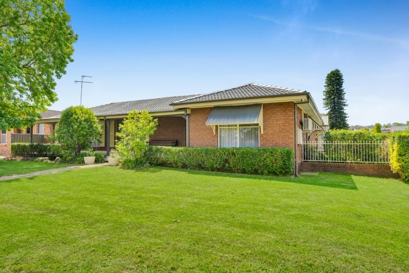 A neat and tidy home on a 803sqm corner block