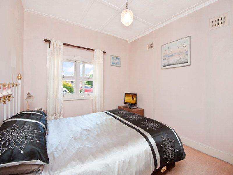 24 Irrubel Avenue, CARINGBAH, Caringbah - Thumbnail 4