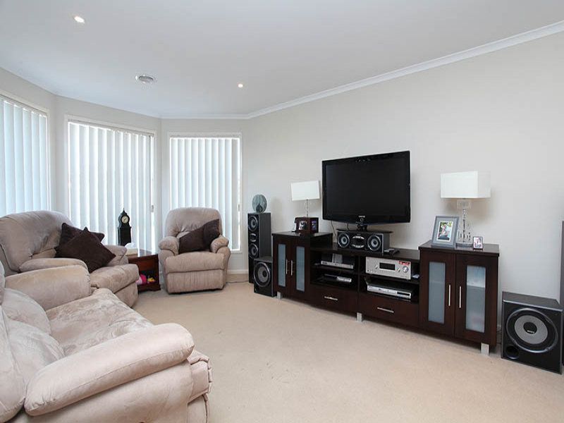 3 Osterley Close, Caroline Springs - Thumbnail 6