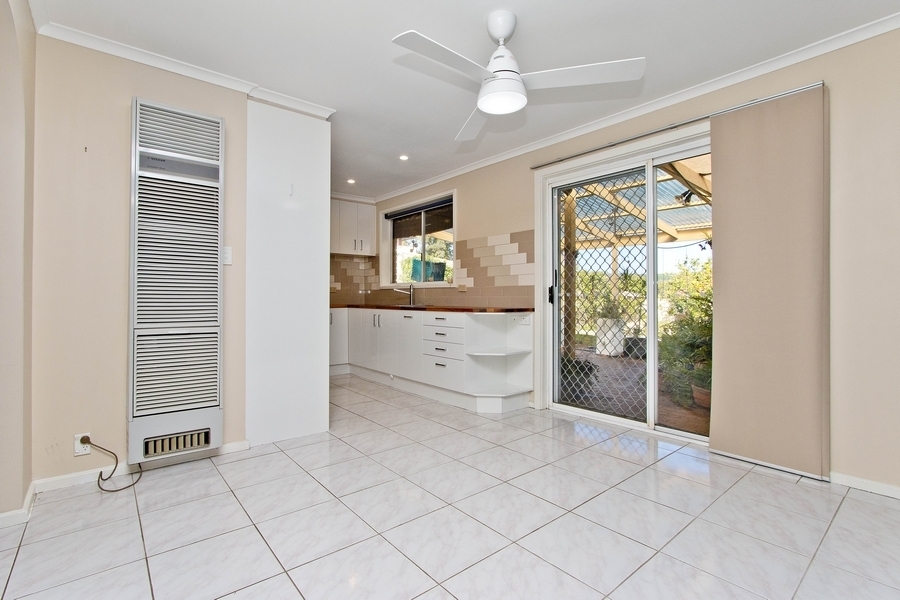9 Queens Way Woodcroft 5162