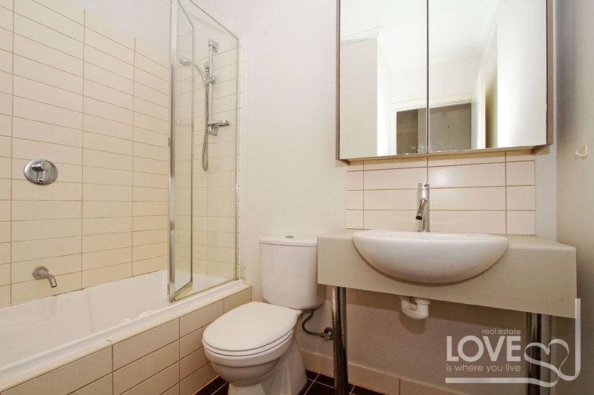 Top Floor Apartment In A Sought after Location