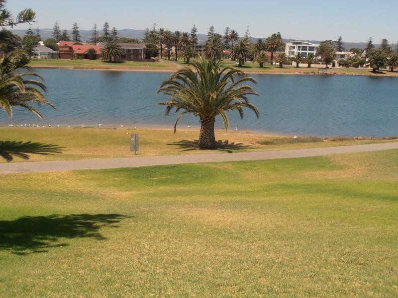 1/13 Patawalonga Frontage, Glenelg North - Thumbnail 3