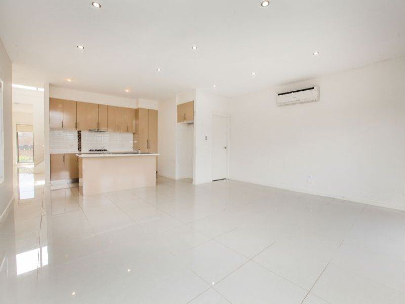1/19-21 The Avenue, Caroline Springs - Thumbnail 4