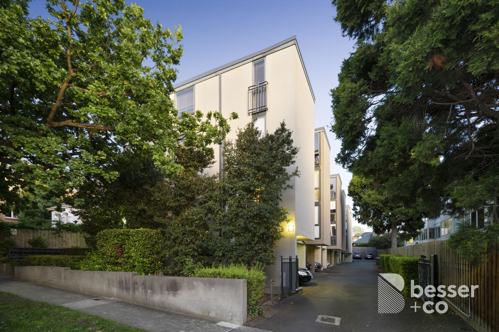 4/18 Kensington Road, South Yarra - Thumbnail 2