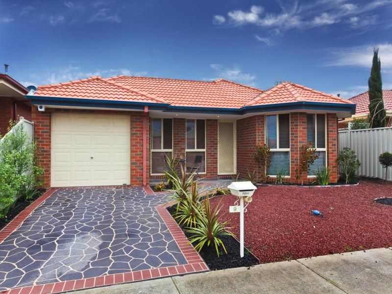 9 Cleland Way, Caroline Springs - Thumbnail 2