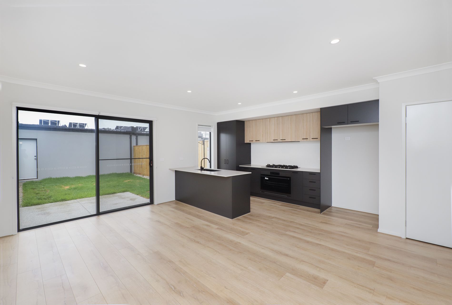 10 Longtown Road Thornhill Park VIC, Thornhill Park - Thumbnail 3