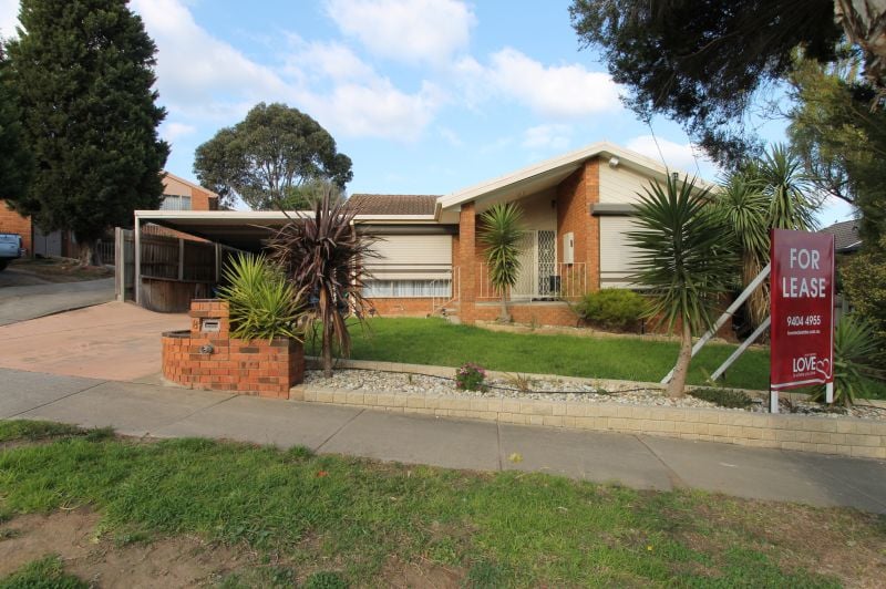 8 Bromley Place, Epping