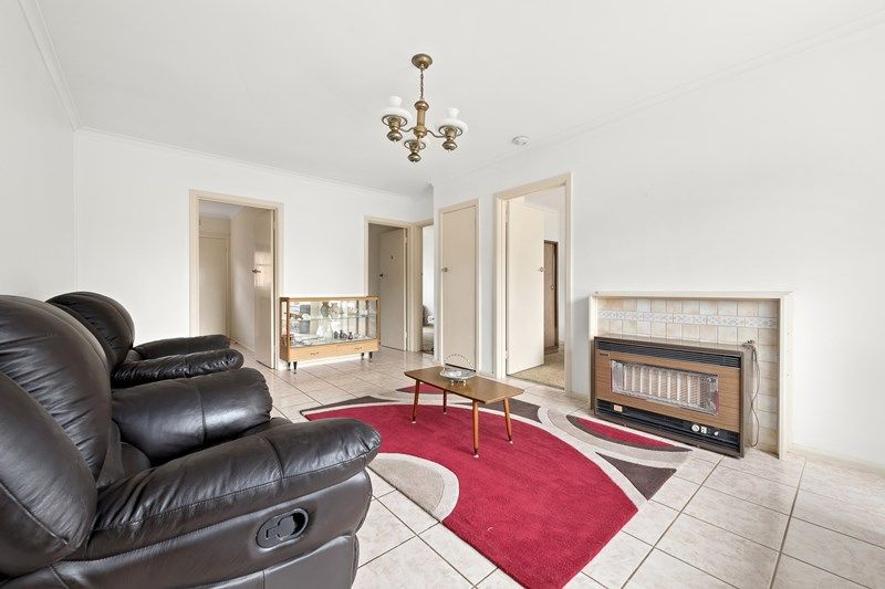Two Bedroom Unit in the Oak Hill Estate