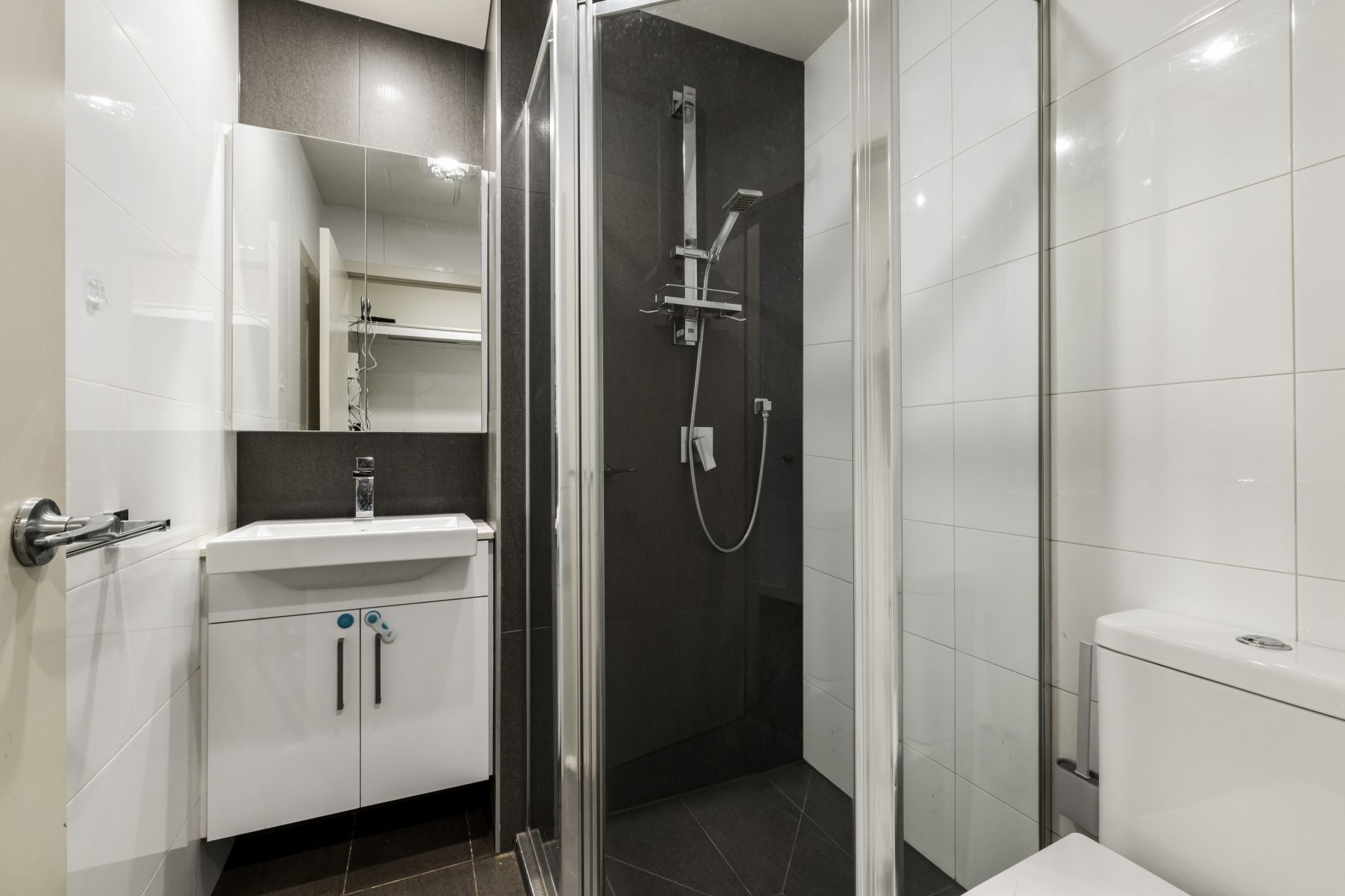 Modern Living in Magnificent Location