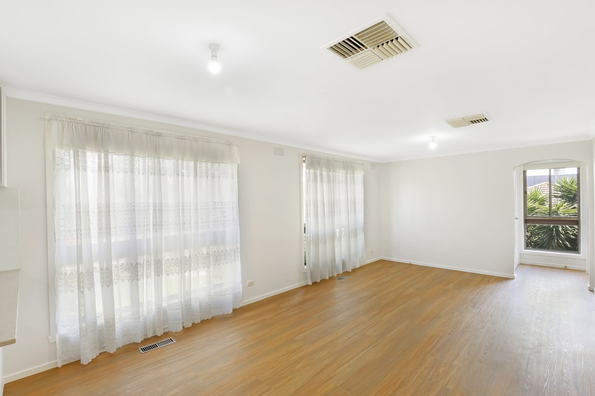 Large Modern Unit Waiting For You