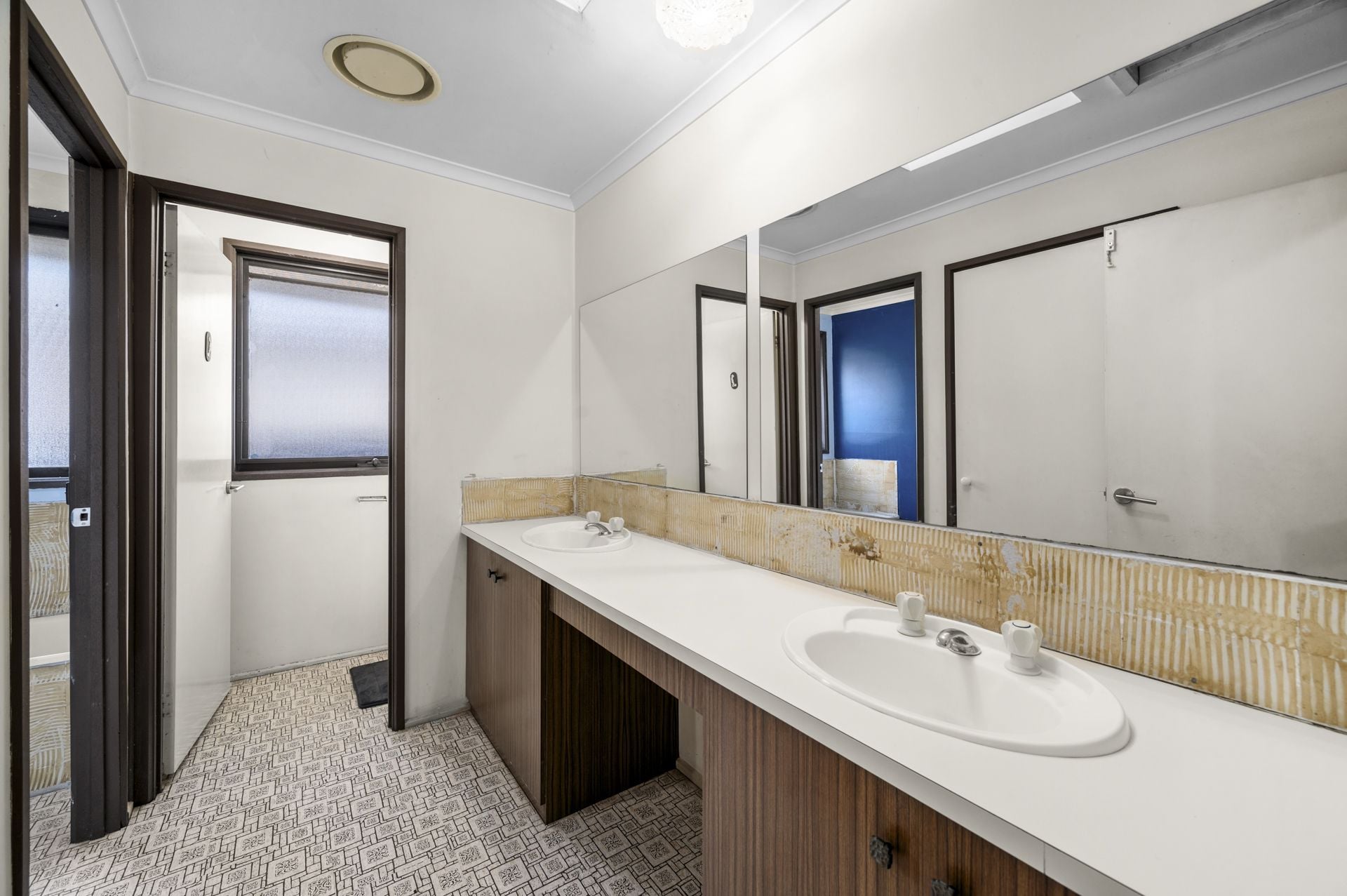 Prime Location For Home Or Investment