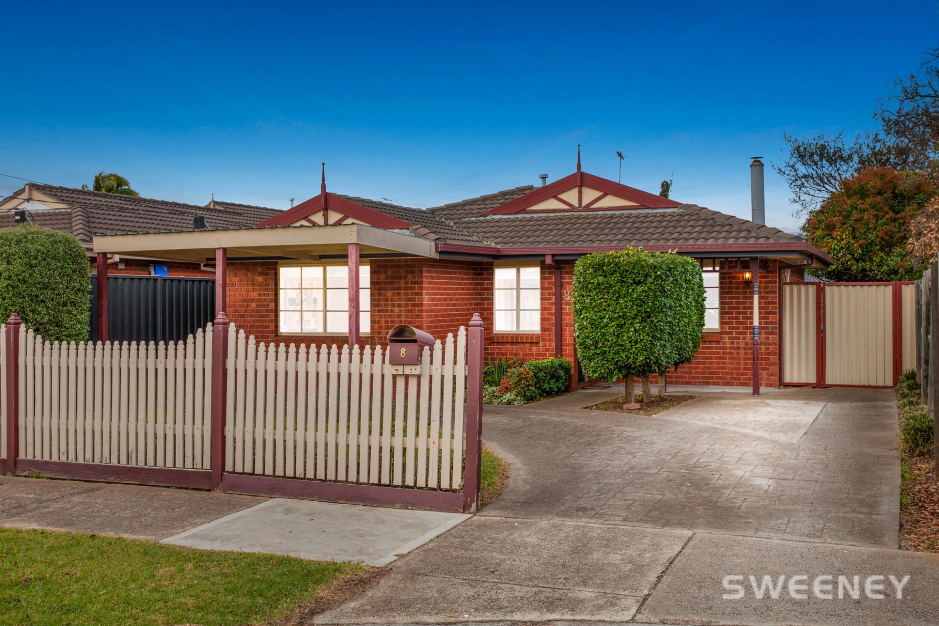 8 Russell Court, Altona Meadows - Thumbnail 2