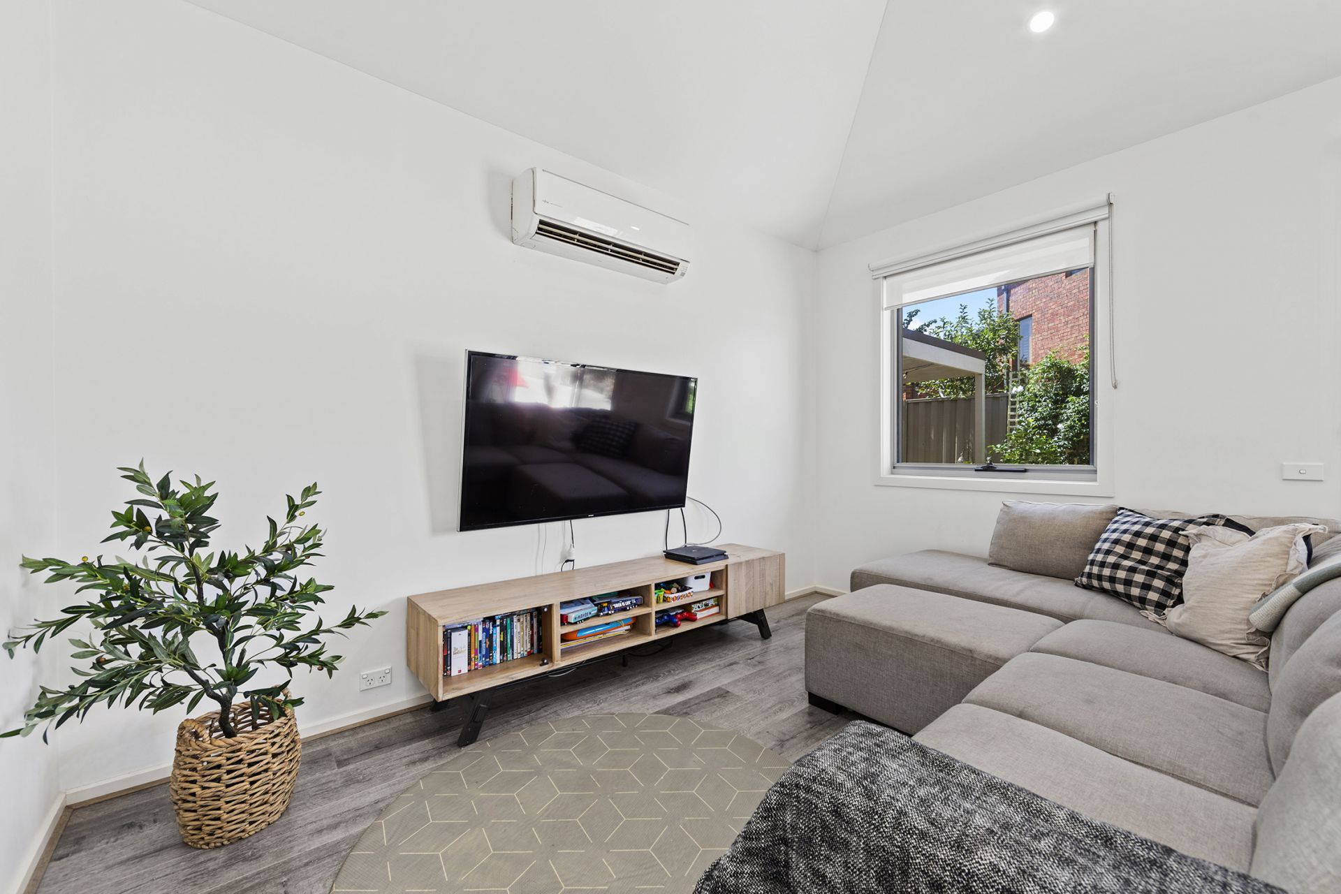 13 Cullen Terrace, Caroline Springs - Thumbnail 5