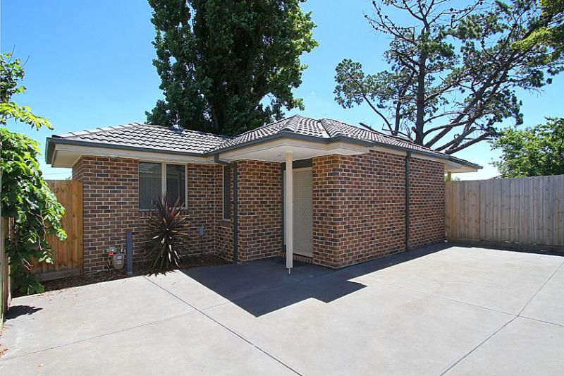 MODERN UNIT, WALKING DISTANCE TO EVERYTHING   *Insp Wed 3rd Sep @ 4:30pm & Sat 6th Sep @ 9:45am*