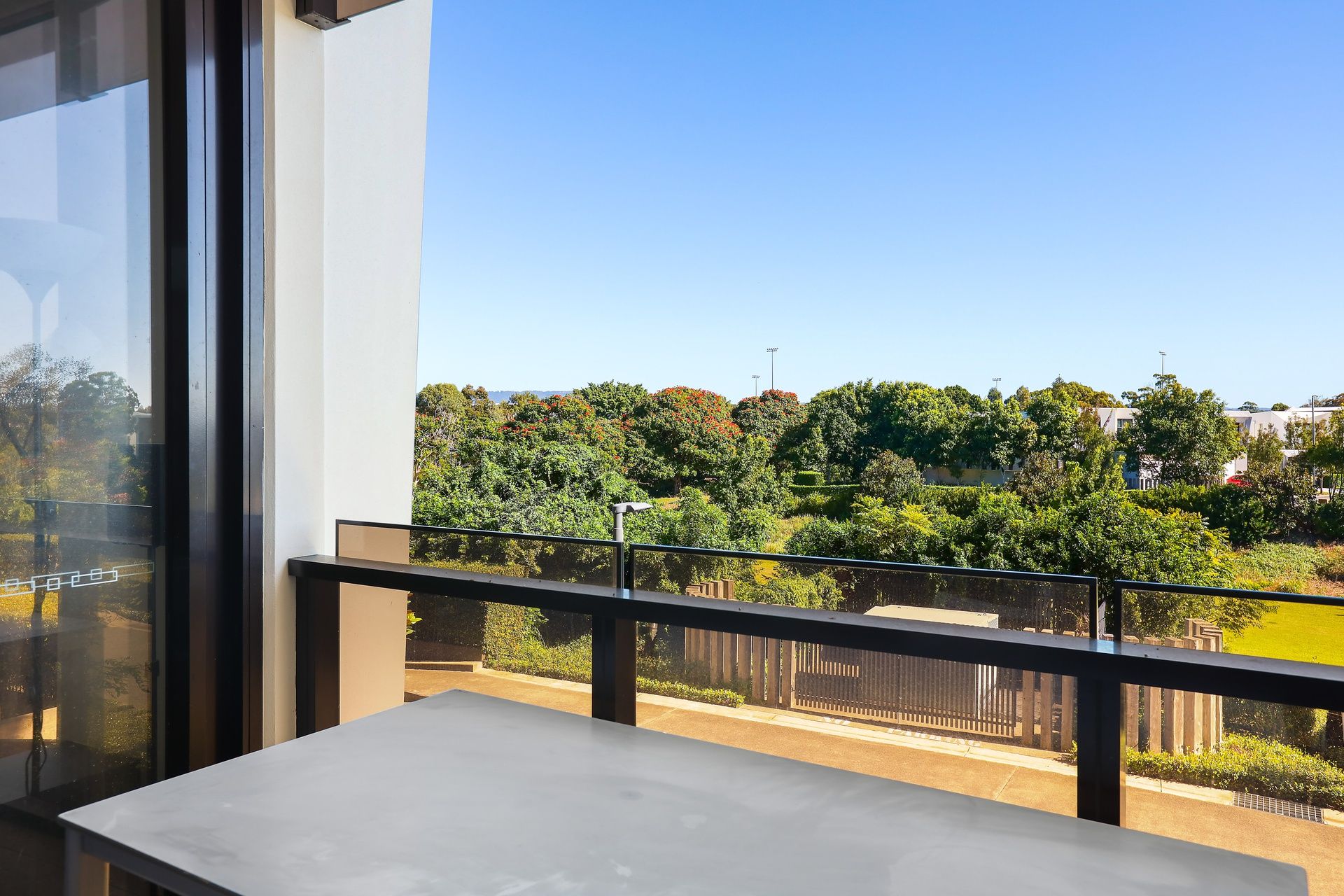 208W/1 Marina Drive Benowa QLD, Benowa - Thumbnail 3