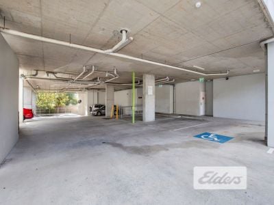WOOLLOONGABBA OFFICE PENTHOUSE!