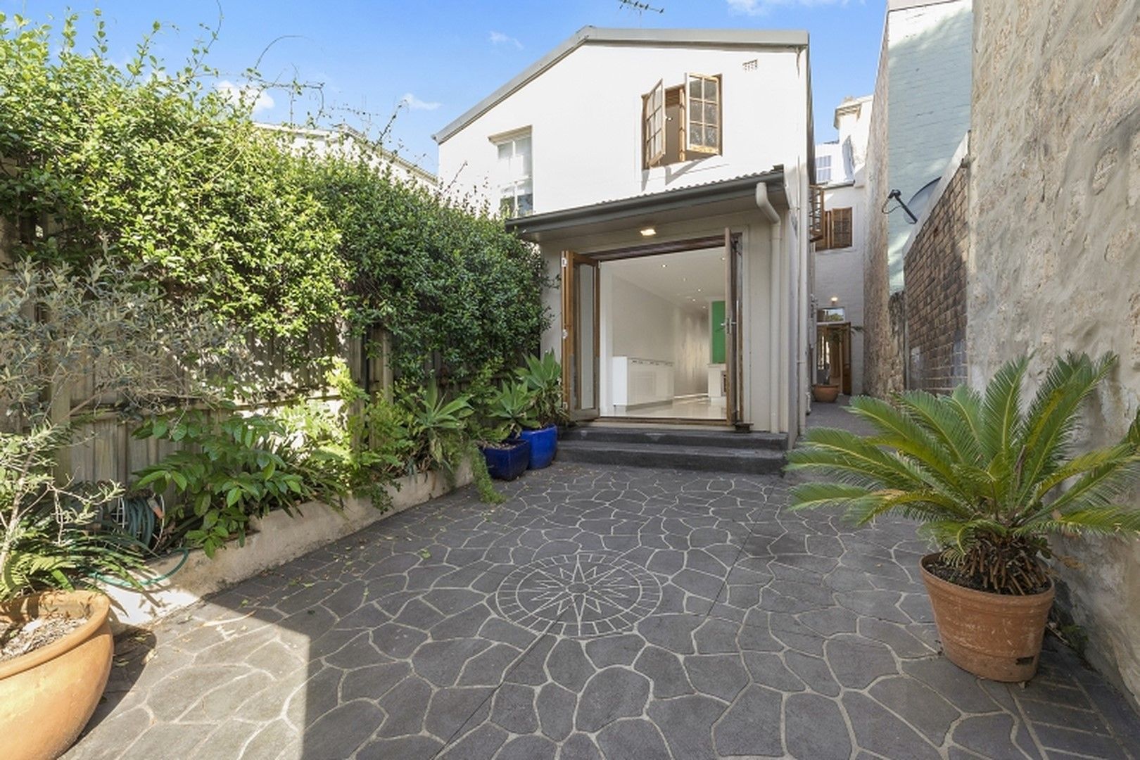 Charming Renovated Terrace