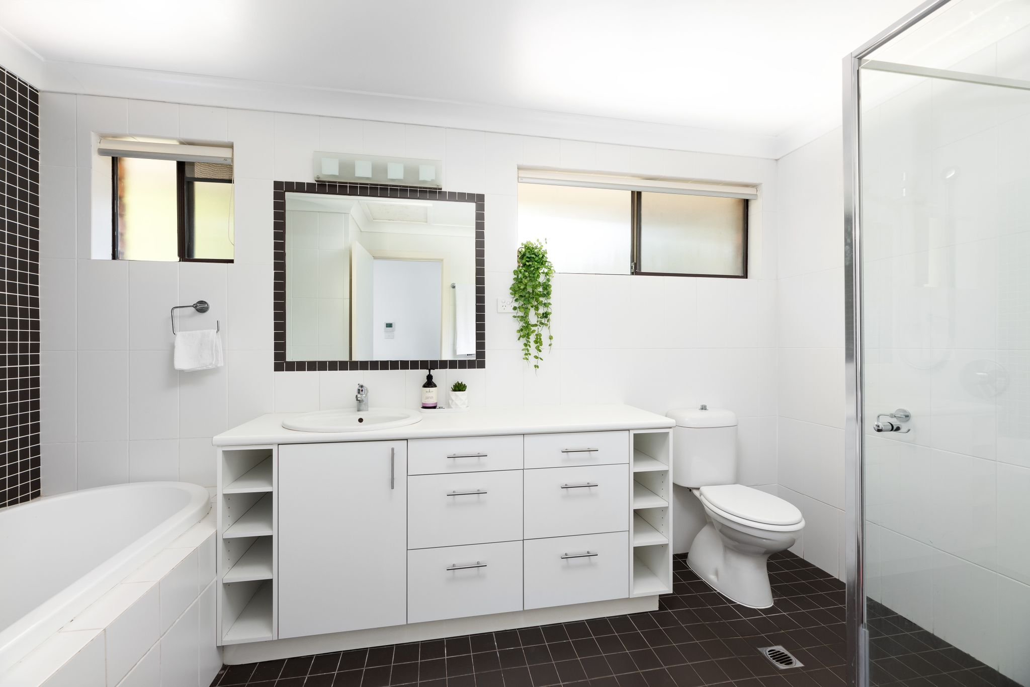 5 Nullabor Place YARRAWARRAH 2233