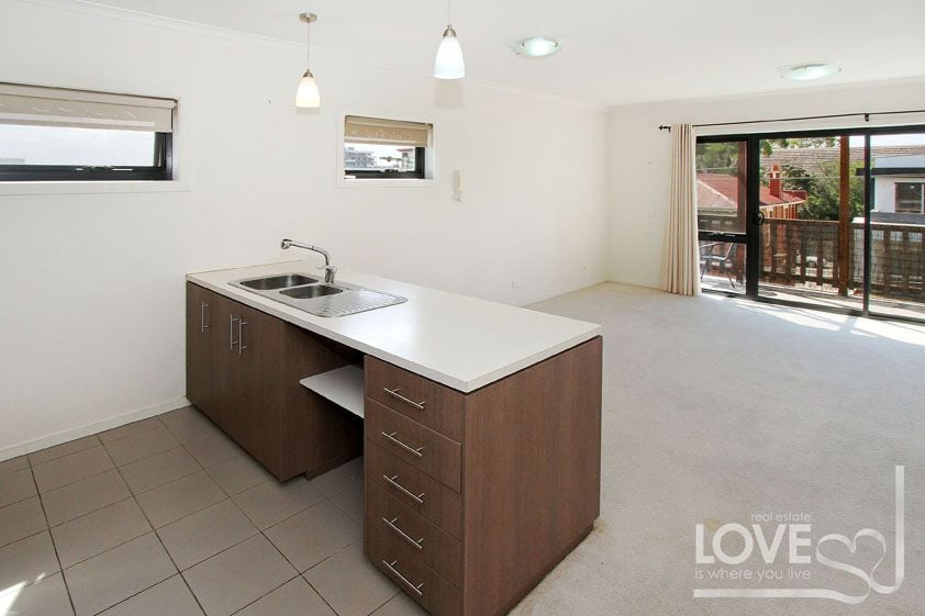 Top Floor Apartment In A Sought after Location