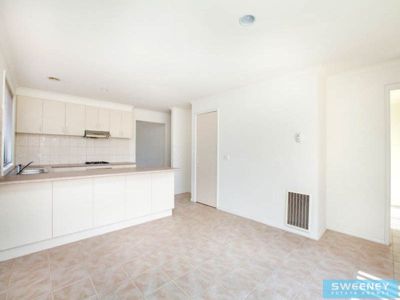 77 Grampians Way, Caroline Springs - Thumbnail 4