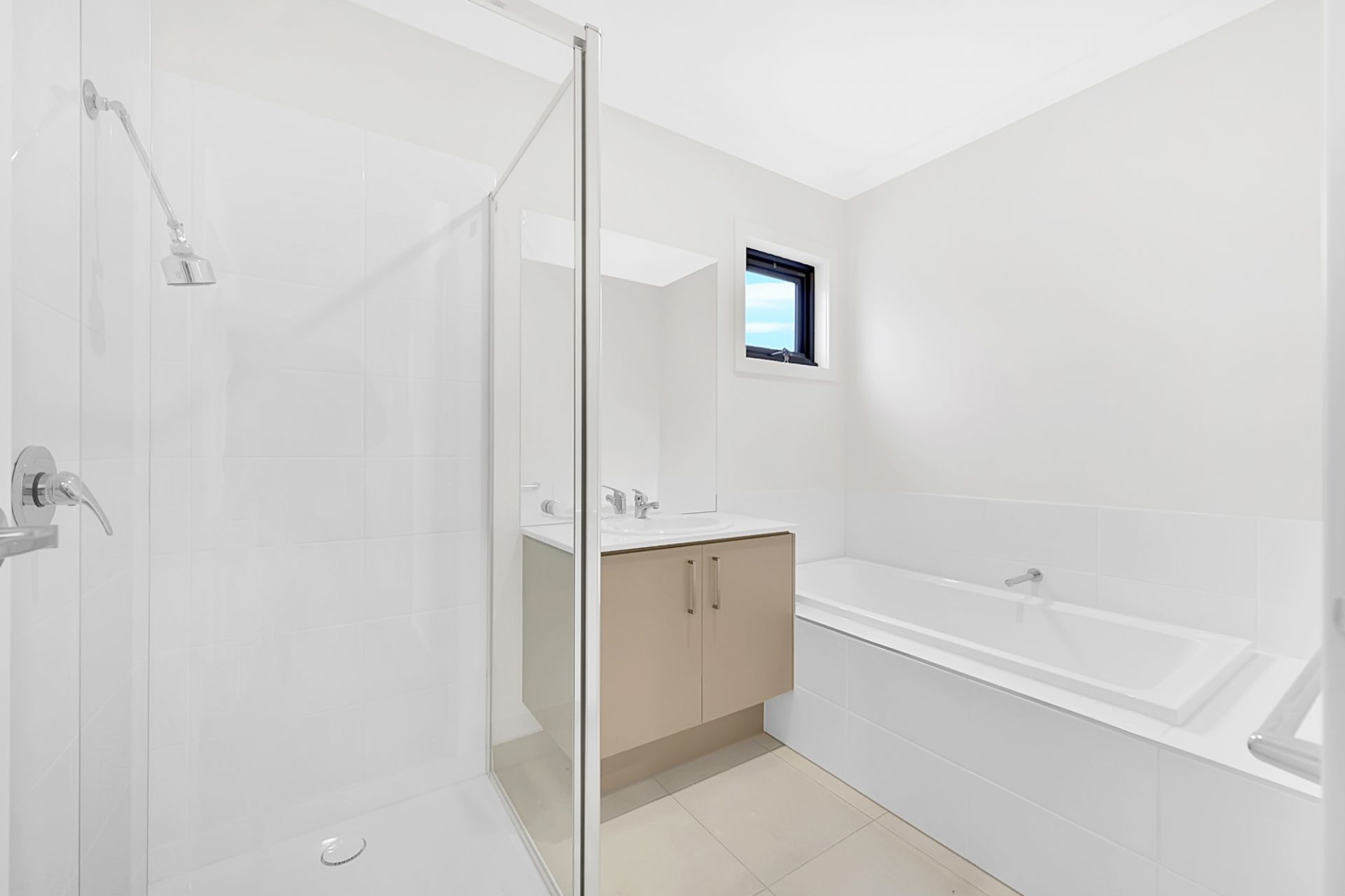 BRAND NEW BUILD IN EXCELLENT LOCATION!! 
**To inspect, enter property at 830 Plenty Road, South Morang**