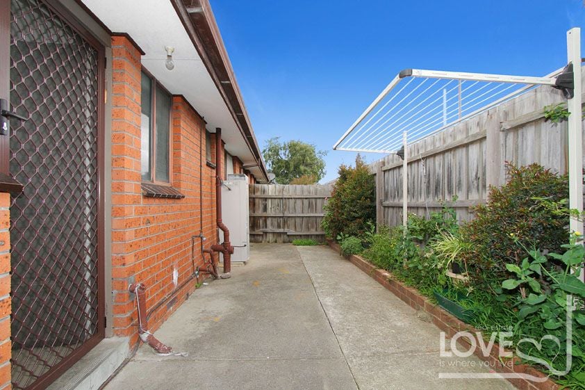 WELL PRESENTED, PERFECTLY LOCATED UNIT