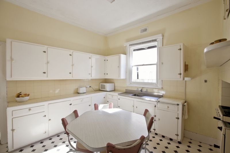 19 Clarke Street, West Footscray - Thumbnail 4