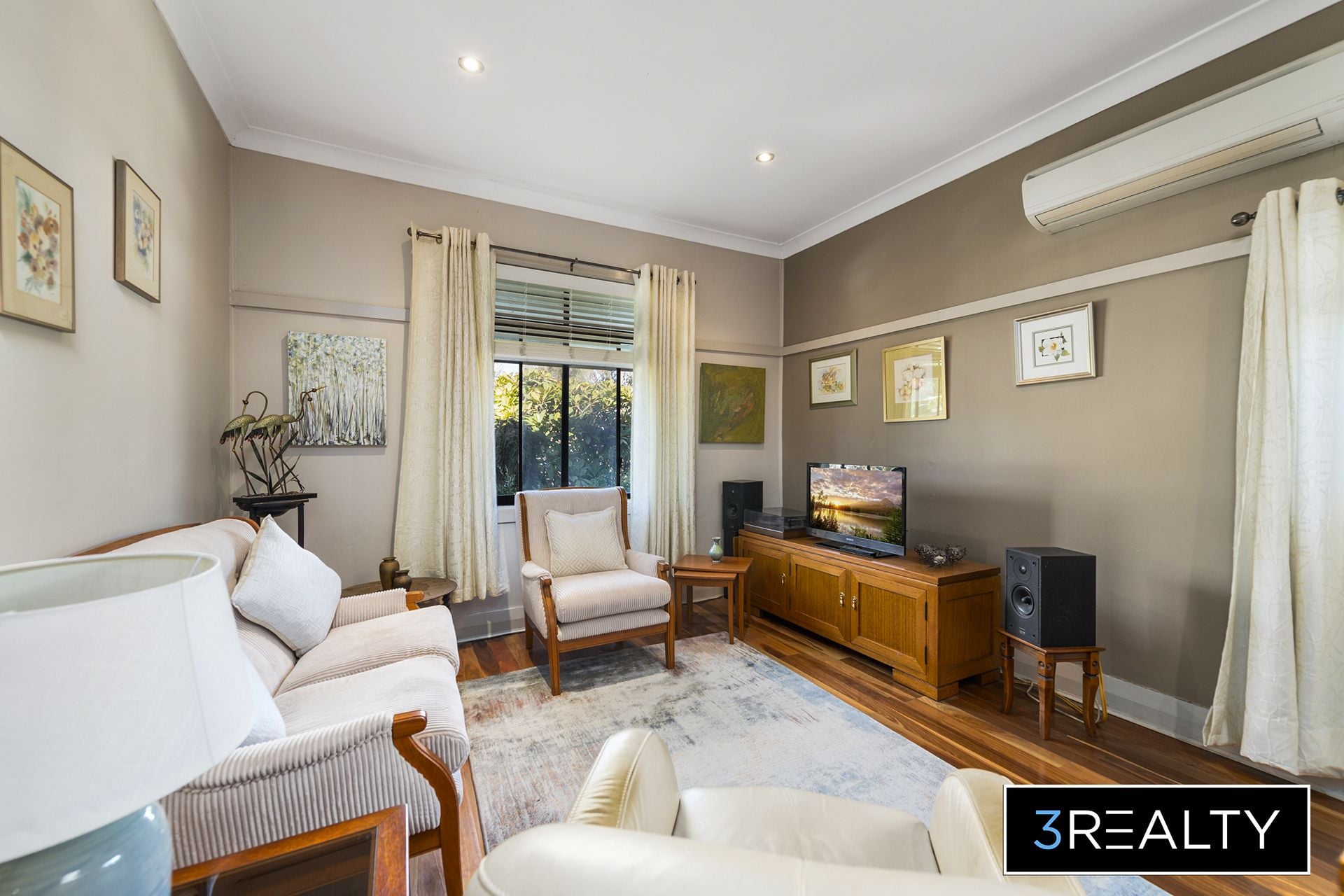 17 Swan Street, Marks Point - Thumbnail 3