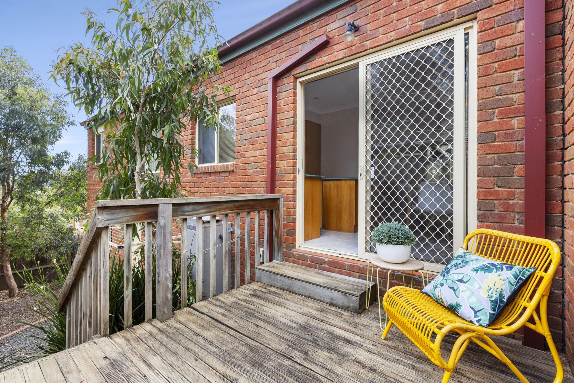 Sunny, Spacious & Superbly Located