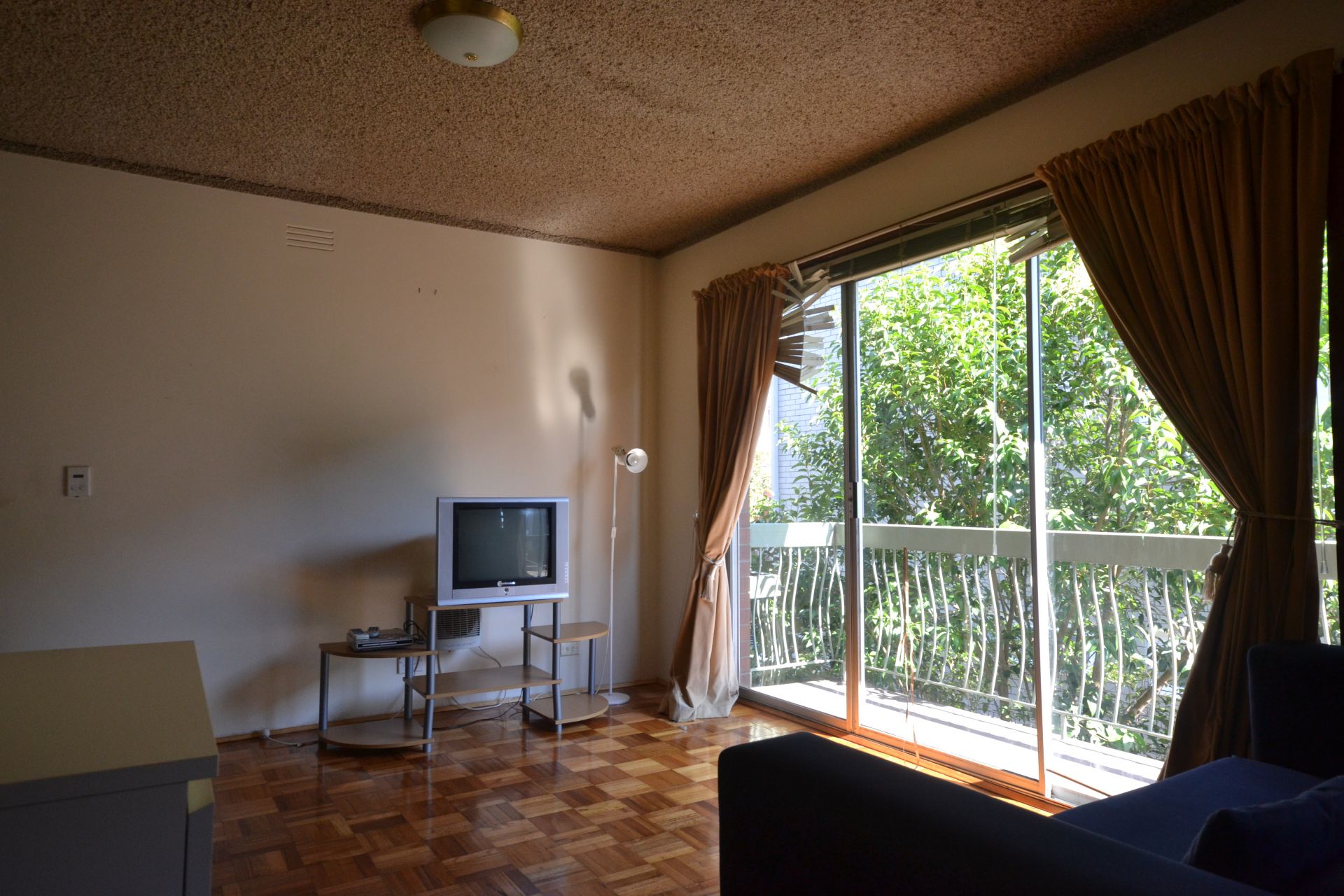 SECOND FLOOR BRUNSWICK APARTMENT