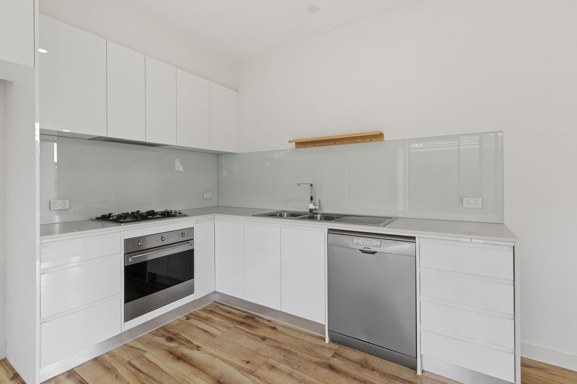 Stylish and Modern 2-Bedroom Unit