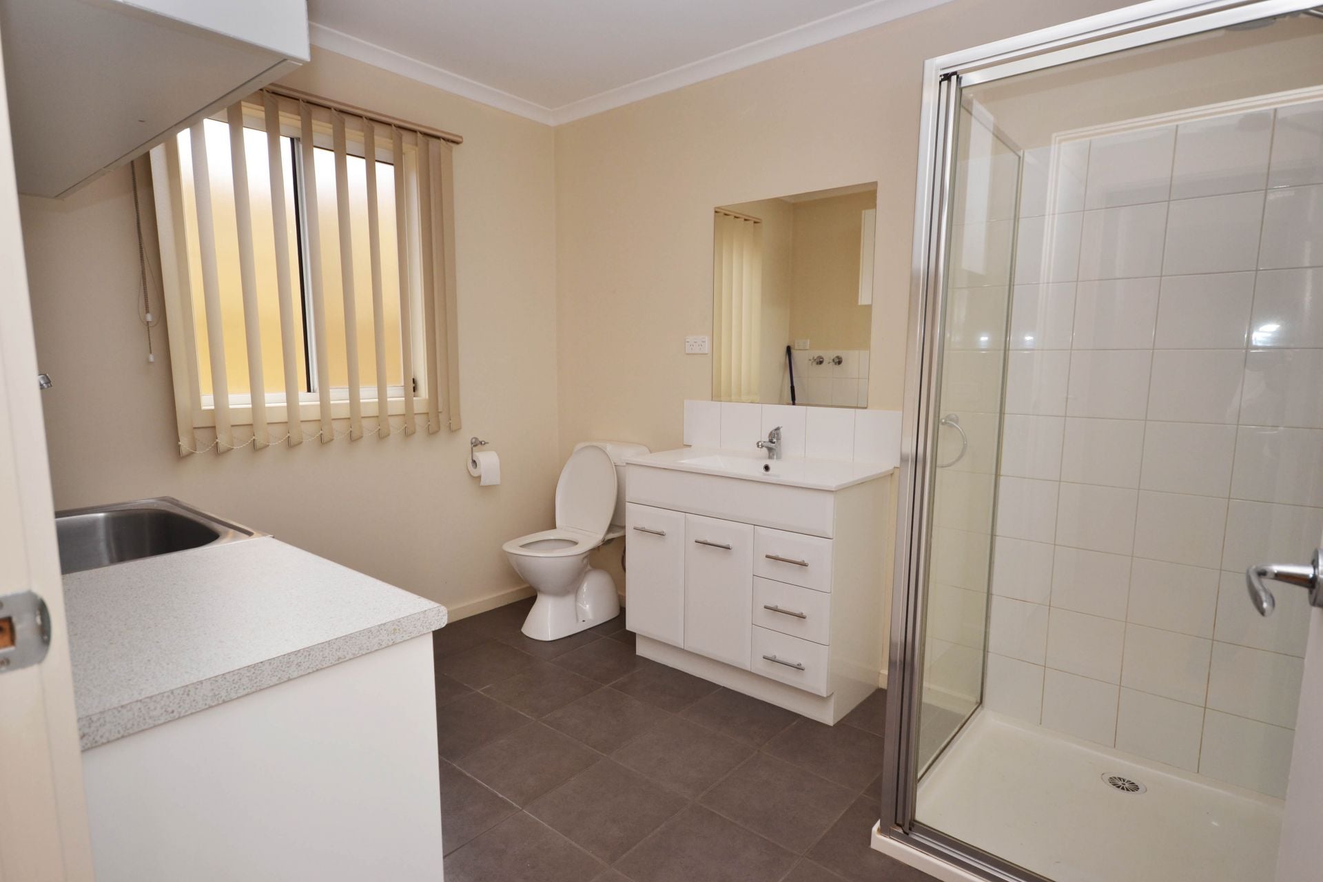 EXTRA LARGE ONE BEDROOM