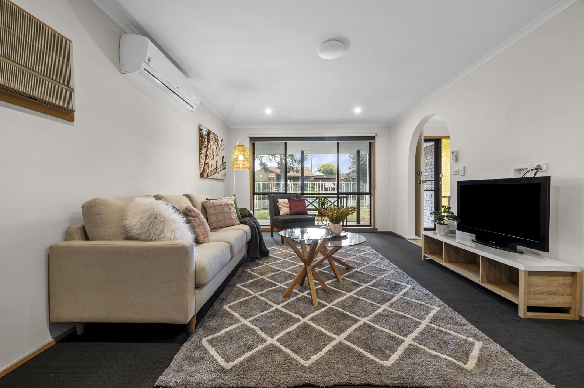 DUAL LIVING -  4 BEDROOMS, 2 BATHROOMS FAMILY HOME