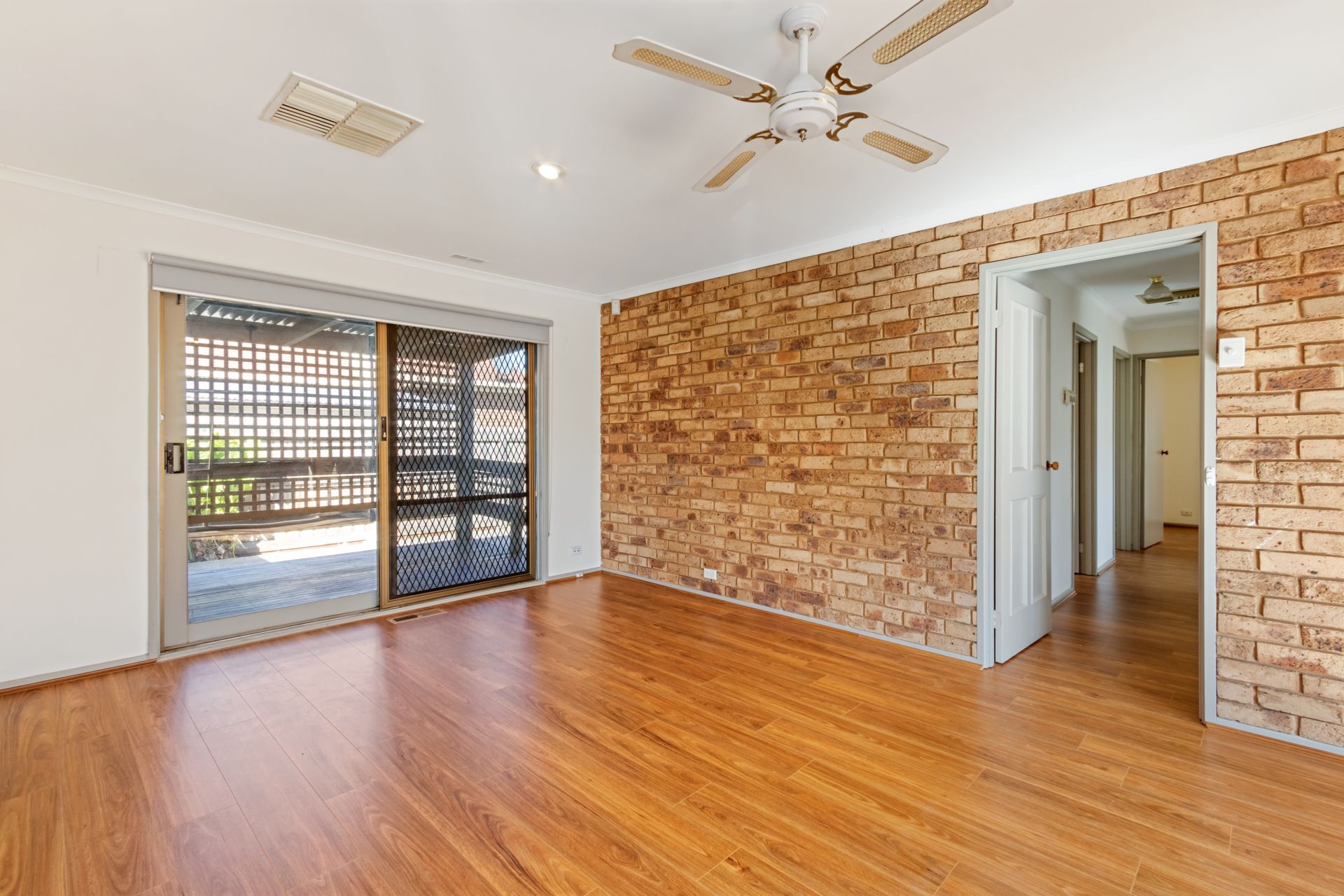 FAMILY HOME IN CONVENIENT LOCATION