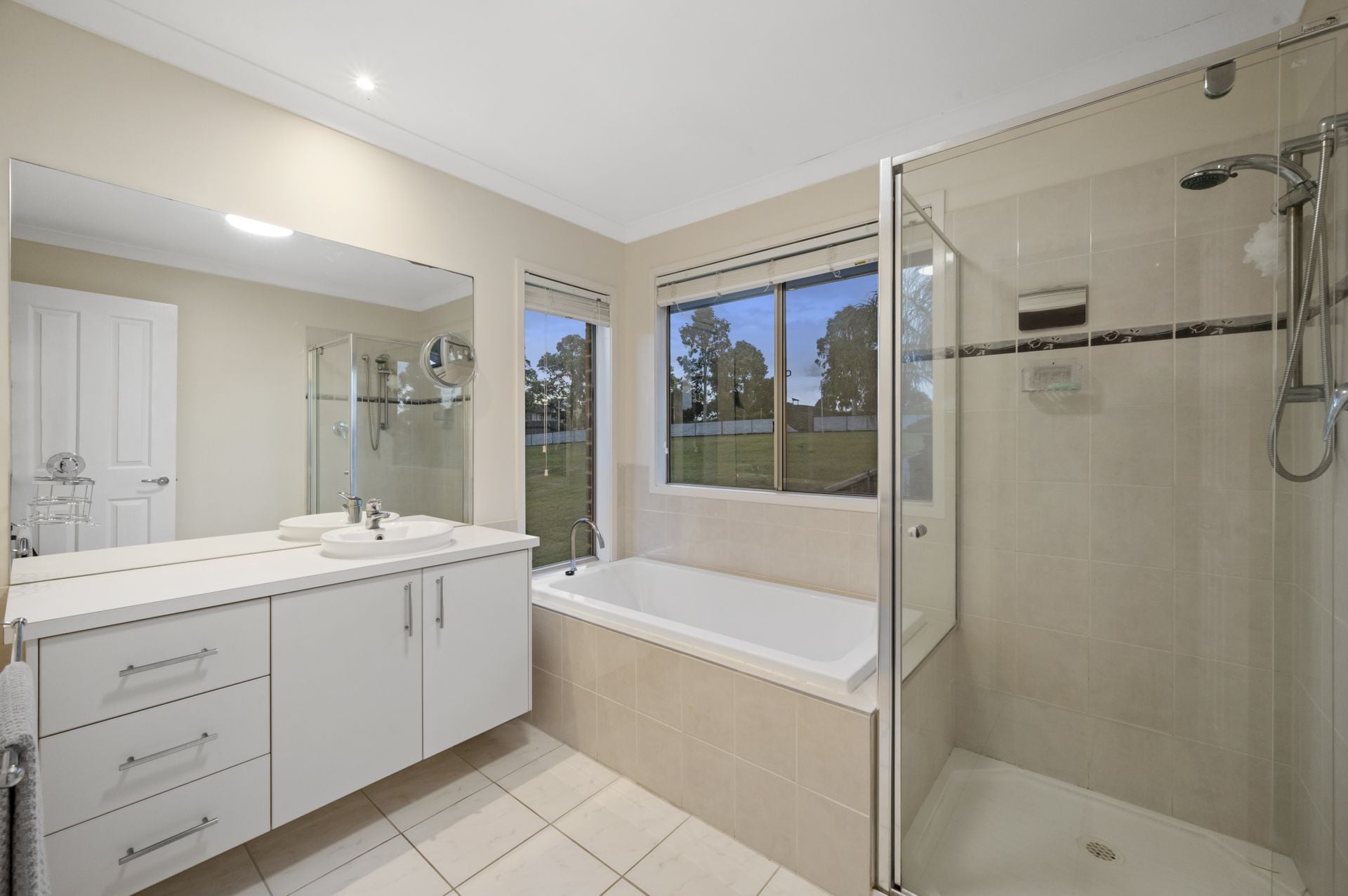 ULTIMATE ENTERTAINER - RESORT STYLE LIVING